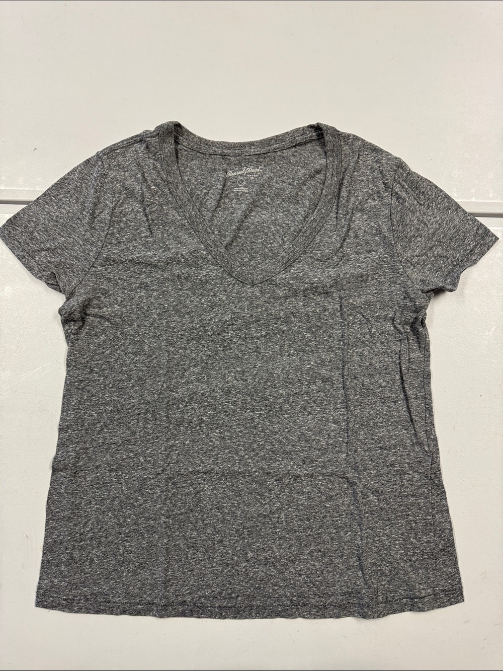 Universal Thread Gray Heather V-Neck Short Sleeve Tee